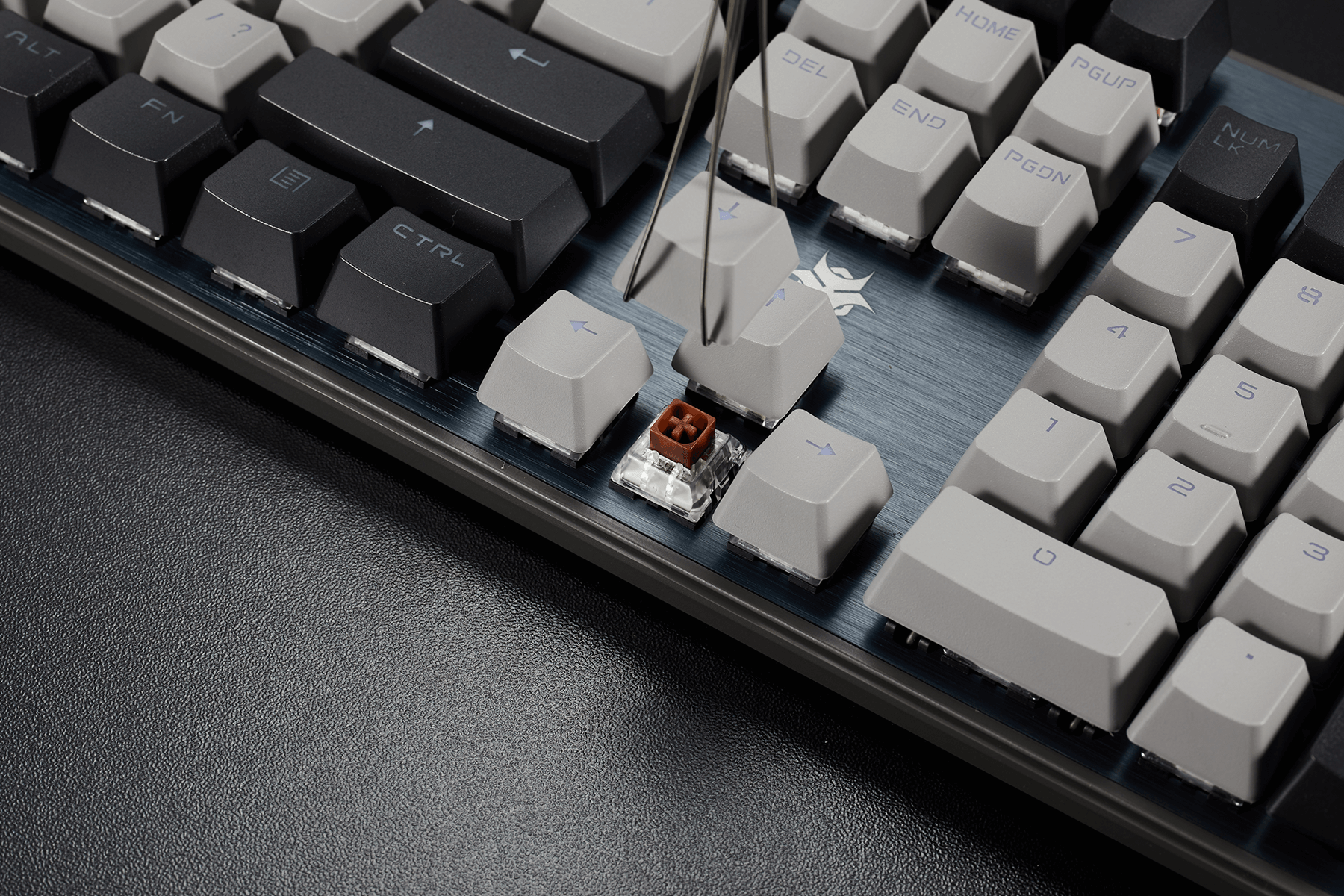 DeathStrike_GK715_Wired_Blue_Backlight_Keyboard_Hot-Swappable_Keys
