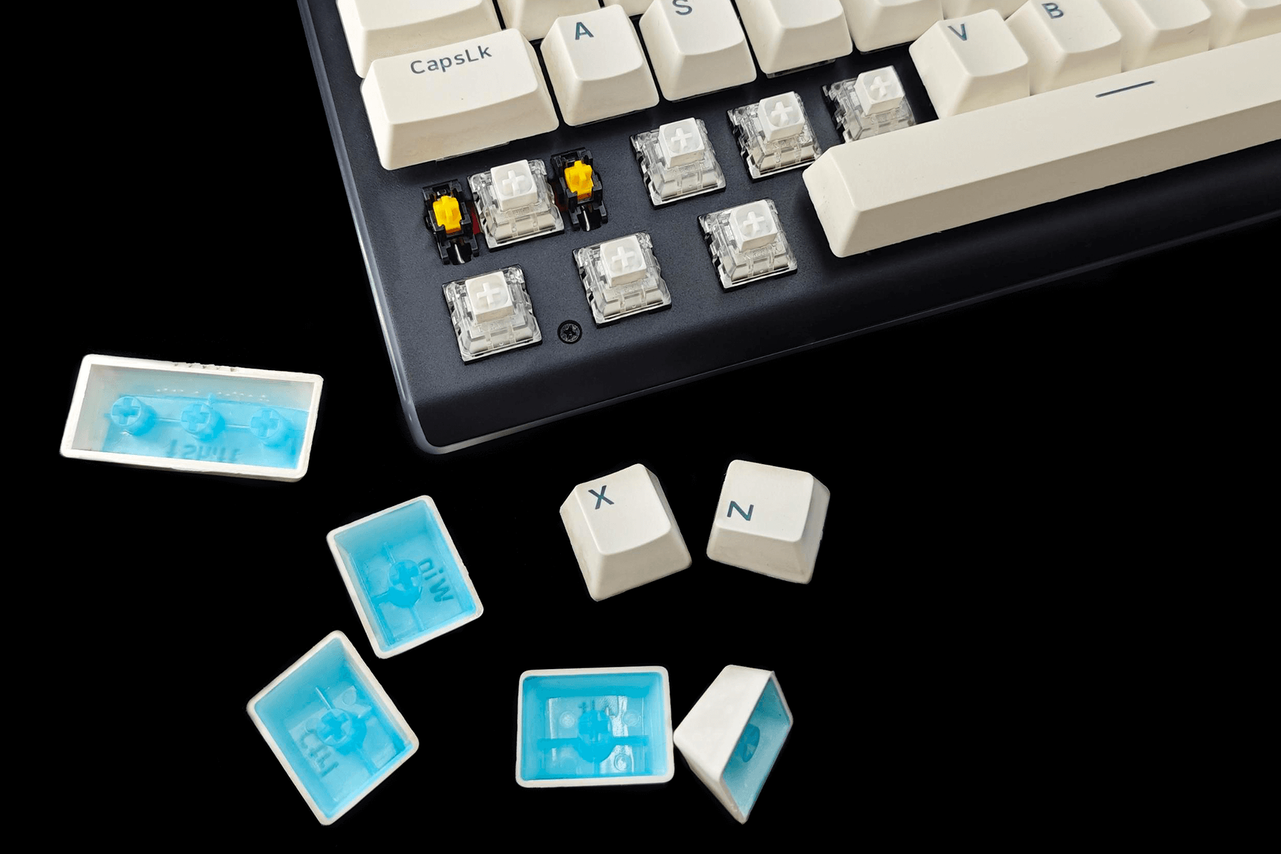 DeathStrike_GK735_Redstone_Wired_Mechanical_Gaming_Keyboard_Double-Shot_PBT_Keycaps