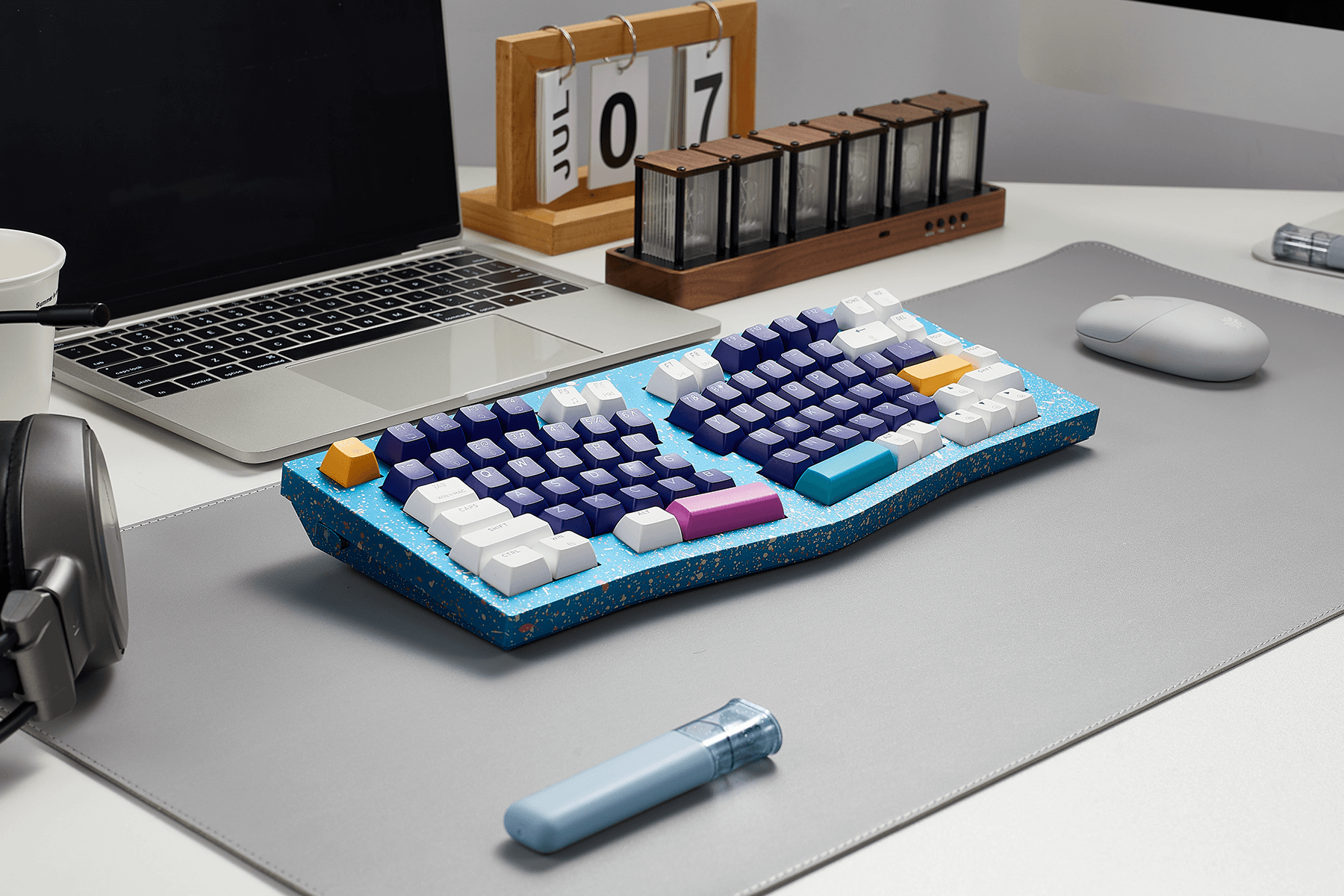 Monarch_F2_Ergonomic_Alice_Layout_TKL_Mechanical_Keyboard_On_Desk