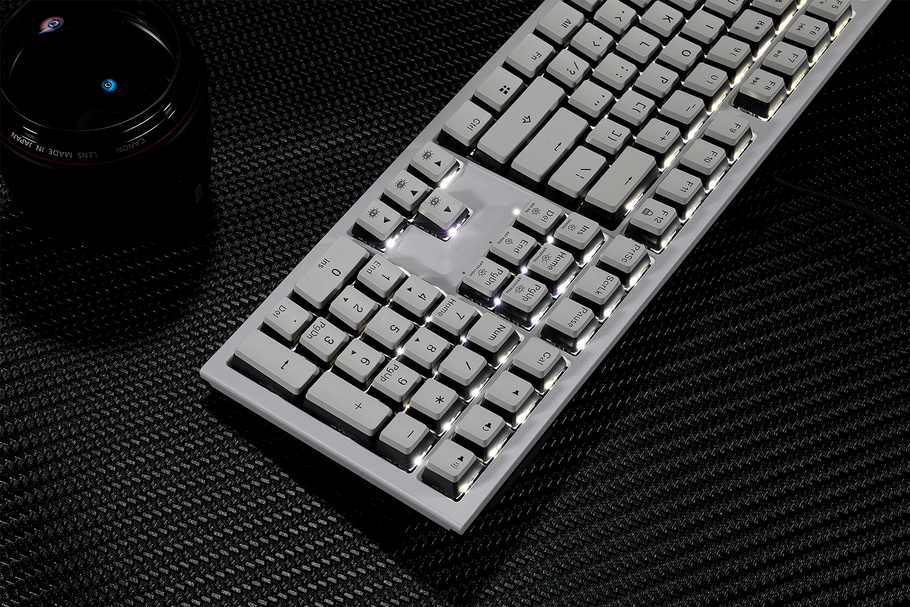 PowerBlade_X5_Pro_Full_Size_Wireless_Hot-Swappable_Mechanical_Keyboard_White_Backlight
