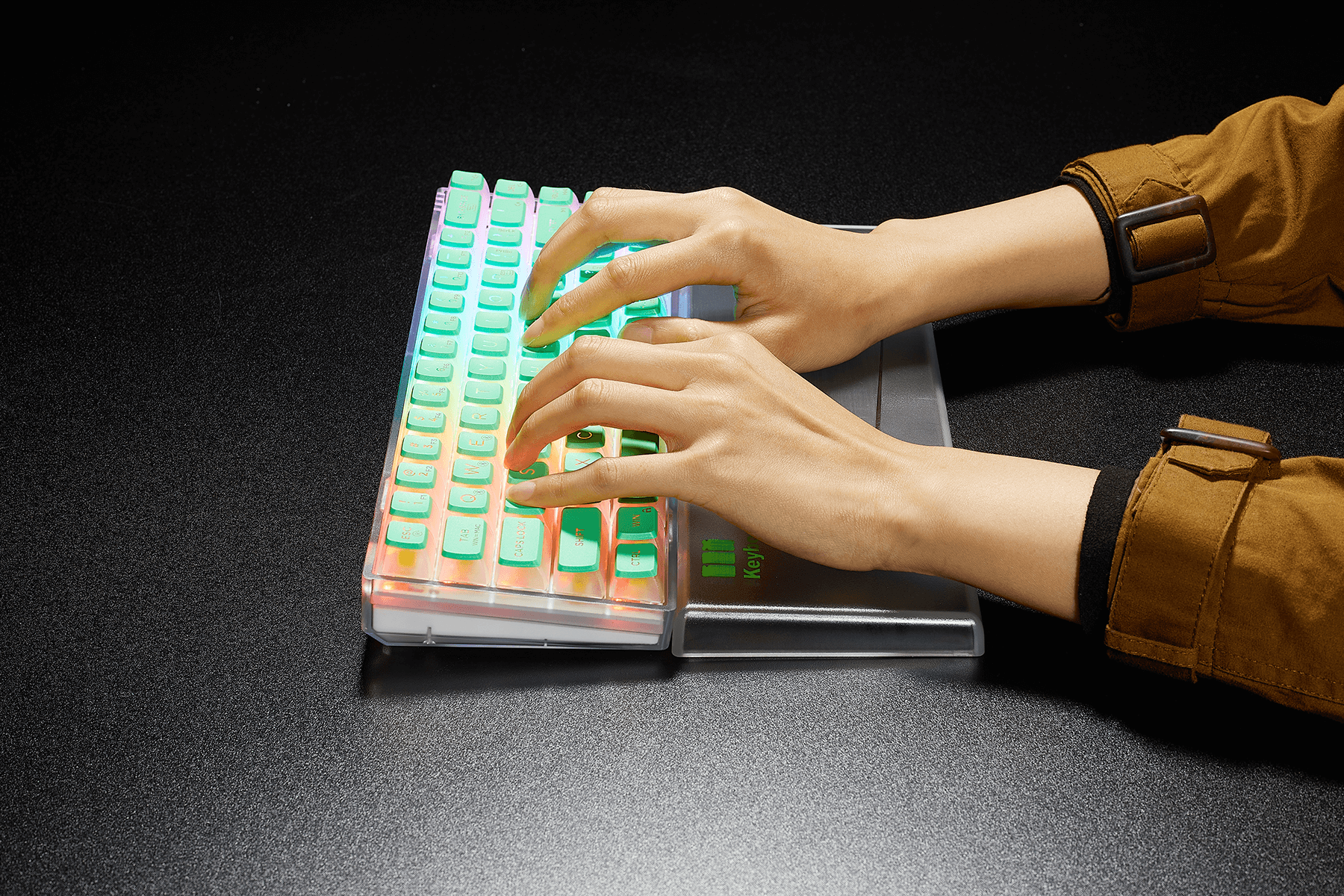 Soda_Green_Tactile_65_68-Key_Transparent_RGB_Mechanical_Keyboard_Compact_Design