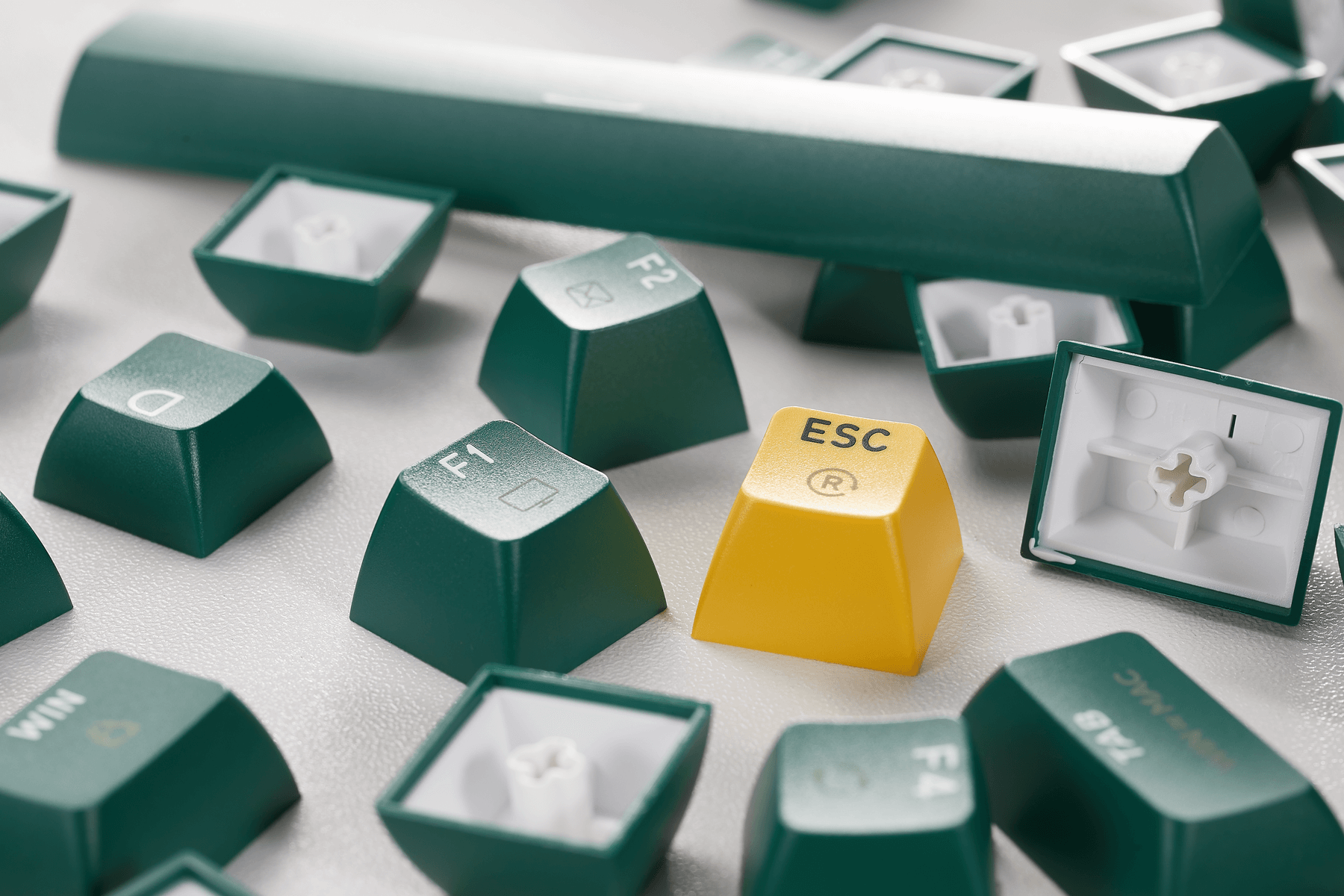 Synergy_Z2_75_Layout_TKL_Wireless_Mechanical_Thock_Keyboard_PBT_Keycaps